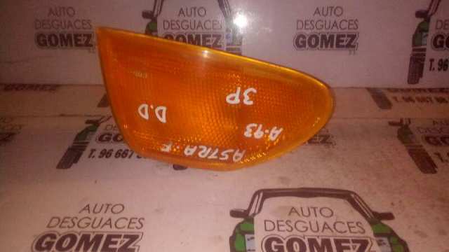 Kierunkowskaz prawy 90421896 OPEL
