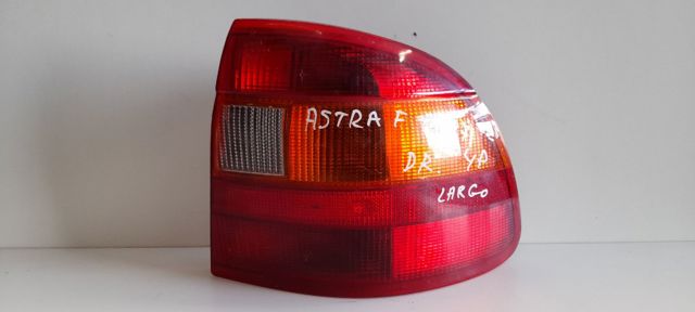 Lampa zespolona tylna prawa 90421971 OPEL