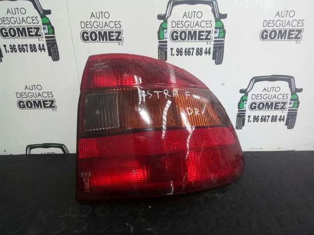 Lampa zespolona tylna prawa 90421971 OPEL