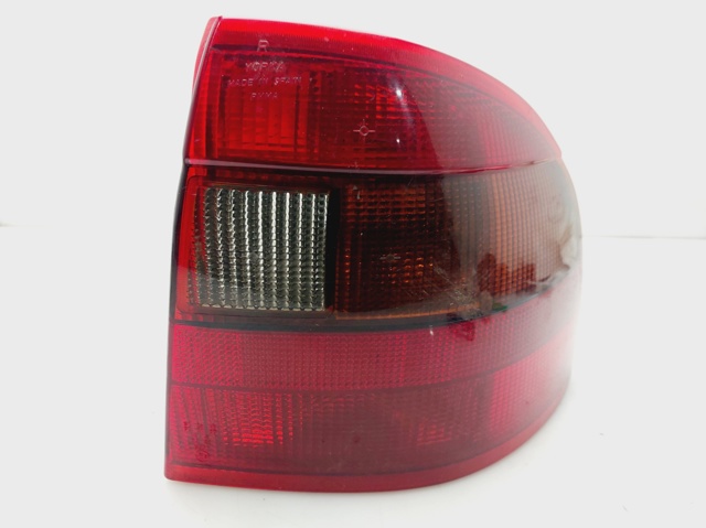Lampa zespolona tylna prawa 90421971 OPEL