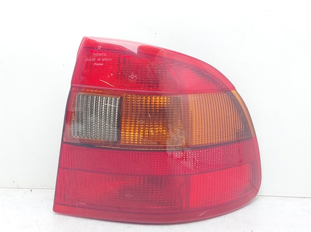 Lampa zespolona tylna prawa 90421971 OPEL