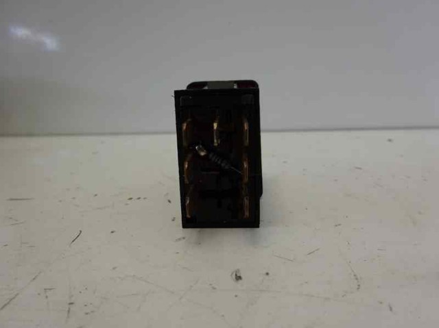 Przycisk włączania światła awaryjnego Opel Combo