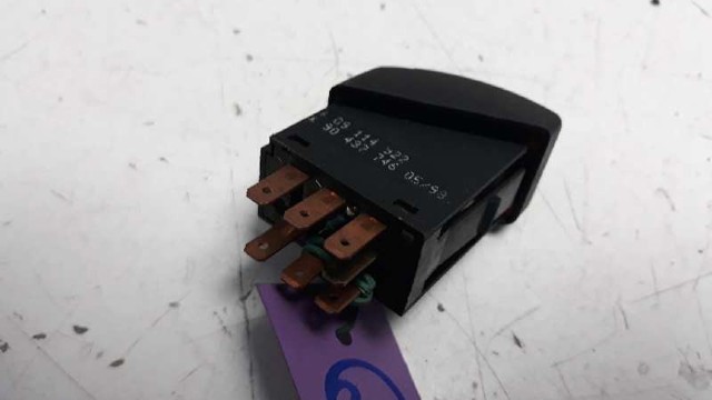 Przycisk włączania światła awaryjnego Opel Combo