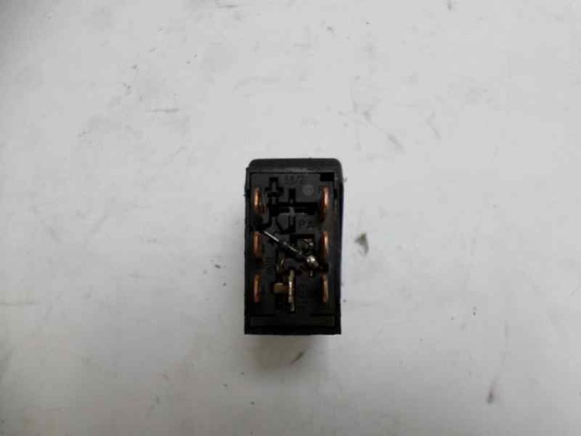 Przycisk włączania światła awaryjnego Opel Combo