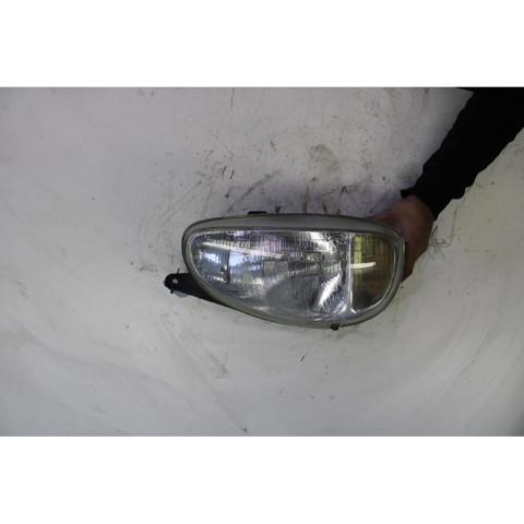 Reflektor prawy 90444785 OPEL