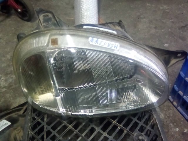 Reflektor prawy 90444785 OPEL