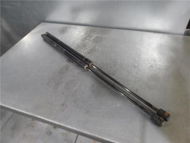 Amortyzator klapy bagażnika (3/5 drzwi-tylnych) 904504F110 NISSAN