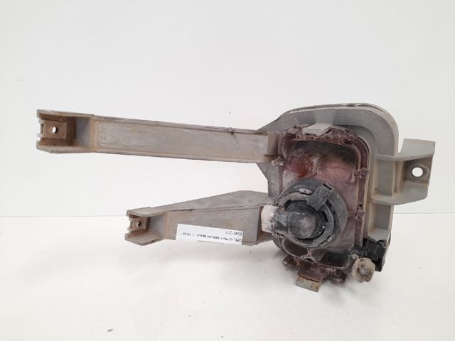Lampa przeciwmgielna lewa 90451207 OPEL