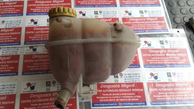 Pokrywa (korek) zbiornika wyrównawczego 90467473 OPEL