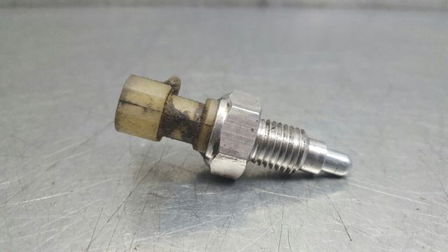 Czujnik włączania światła cofania 90482454 OPEL