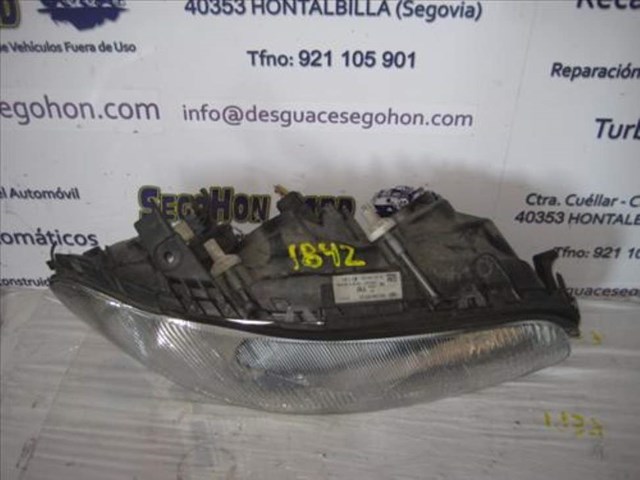 Reflektor prawy 90487568 OPEL