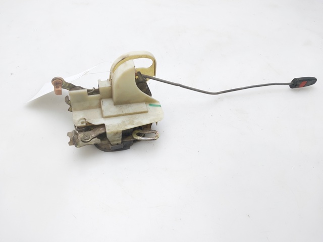 Zamek drzwi przednich prawych 90493702 OPEL