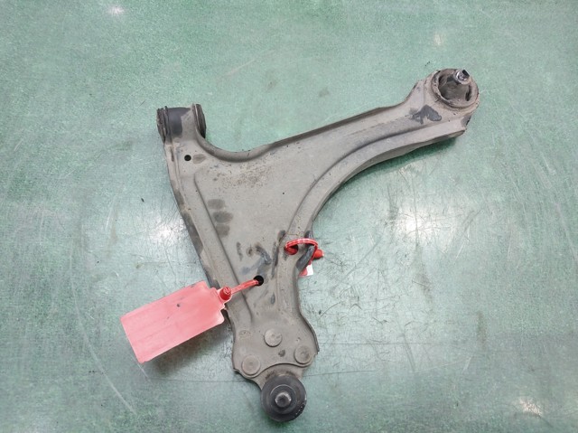 Wahacz zawieszenia przedniego dolny prawy 90495160 OPEL