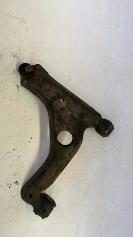 Wahacz zawieszenia przedniego dolny lewy 90496039 OPEL