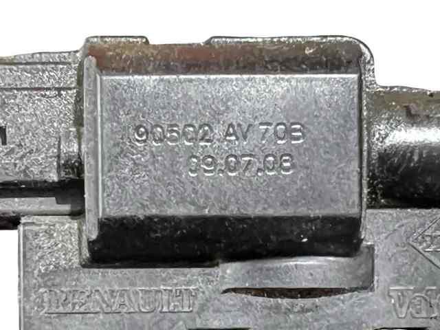 90502AV70B Nissan/Infiniti