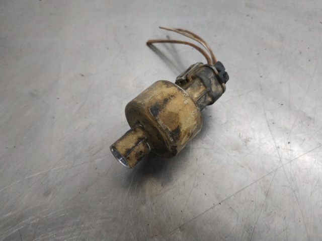 Czujnik ciśnienia bezwzględnego klimatyzacji 90506752 OPEL