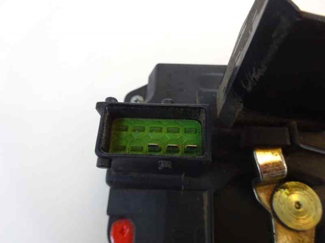 Zamek drzwi przednich prawych 90507060 OPEL