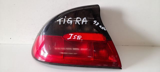 Lampa zespolona tylna lewa 90510529 OPEL