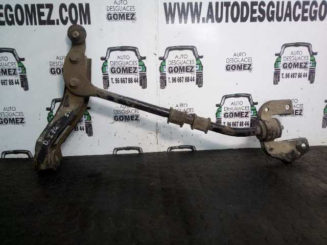 Wahacz zawieszenia przedniego dolny lewy 90511260 OPEL