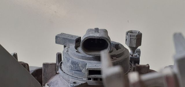 Lampa przeciwmgielna lewa 90512190 OPEL