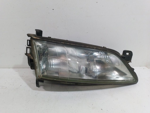 Reflektor prawy 90512712 OPEL