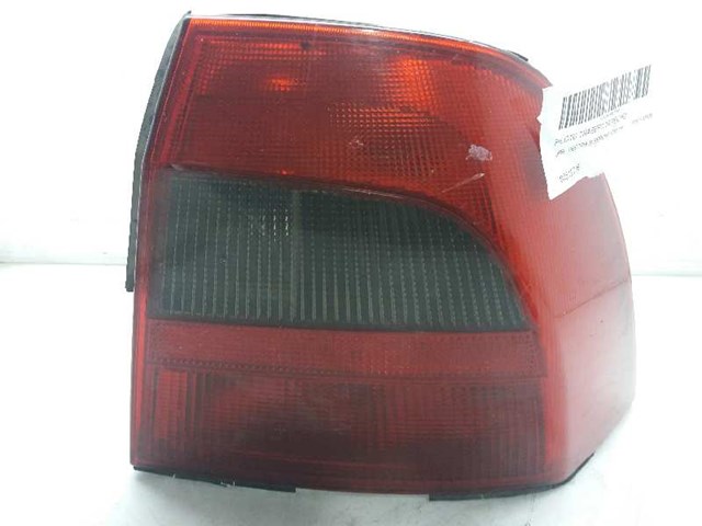 Lampa zespolona tylna prawa 90512716 OPEL