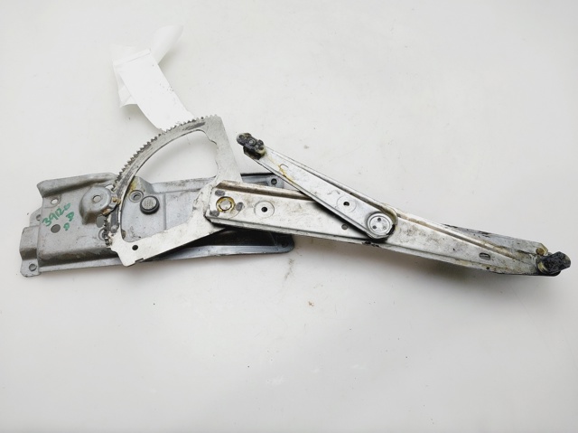 Mechanizm podnoszenia szyby drzwi przednich prawych 90520228 OPEL