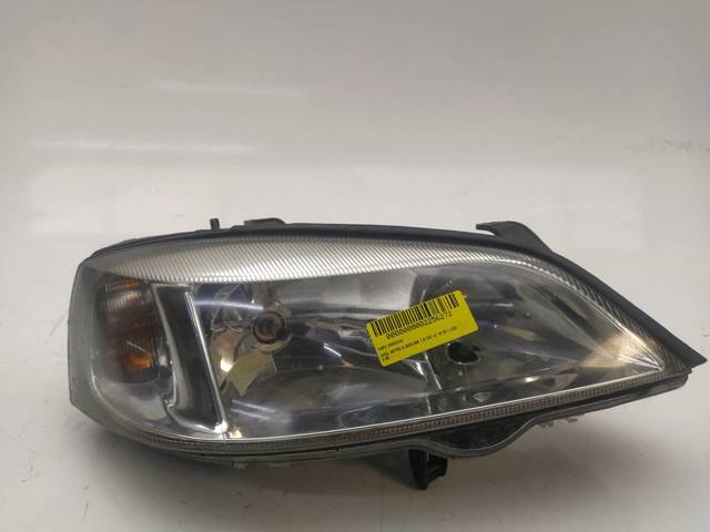 Reflektor prawy 90520878RH OPEL