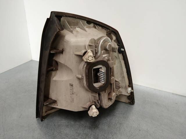 Lampa zespolona tylna lewa 90521542 OPEL