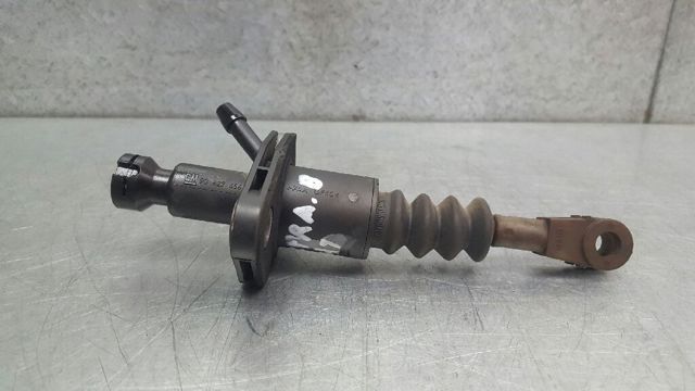 Cylinder sprzęgła główny 90522656 OPEL