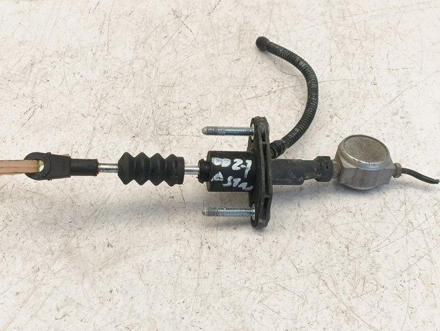 Cylinder sprzęgła główny 90523769 OPEL