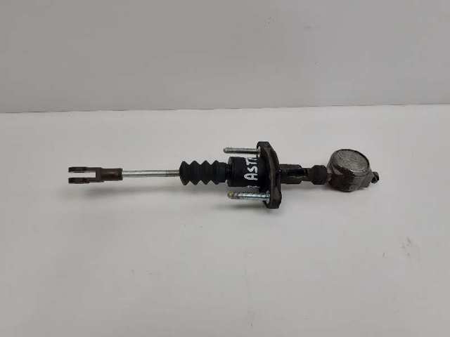 Cylinder sprzęgła główny 90523769 OPEL