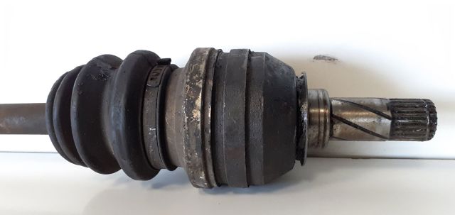 Półoś napędowa przednia prawa 90540523 OPEL