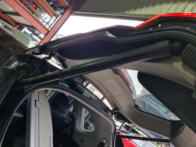 Amortyzator klapy bagażnika (3/5 drzwi-tylnych) 905614BA4A NISSAN