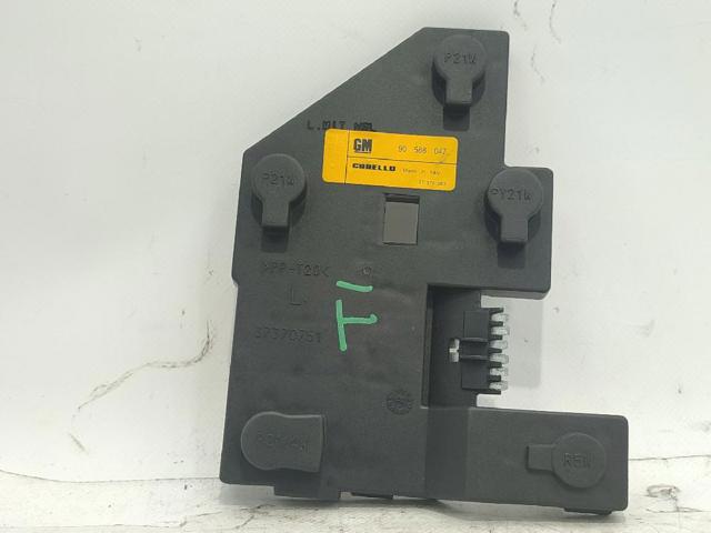 Lampa zespolona tylna lewa 90568047 OPEL