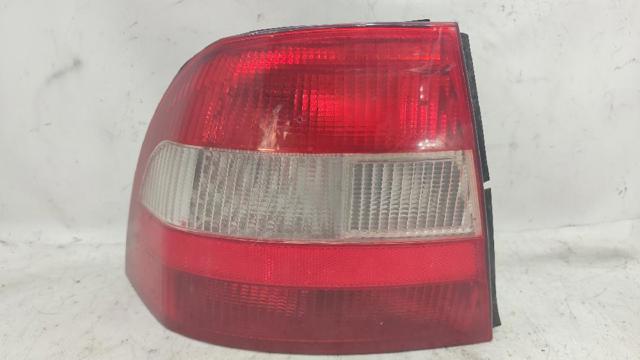Lampa zespolona tylna lewa 90568047 OPEL
