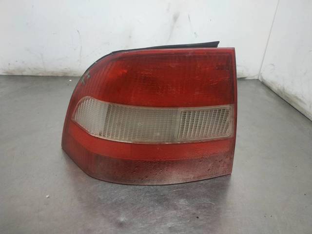 Lampa zespolona tylna lewa 90568047 OPEL