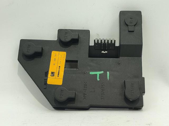 Lampa zespolona tylna lewa 90568047 OPEL