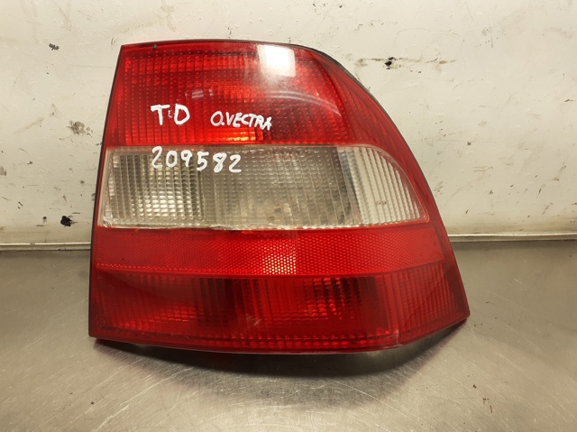 Lampa zespolona tylna prawa 90568049 OPEL