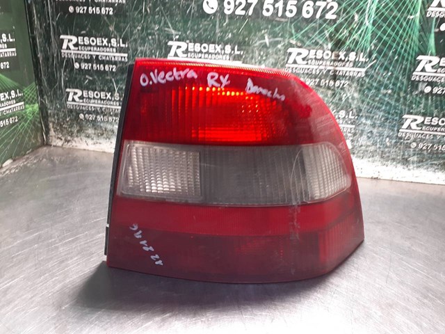 Lampa zespolona tylna prawa 90568049 OPEL