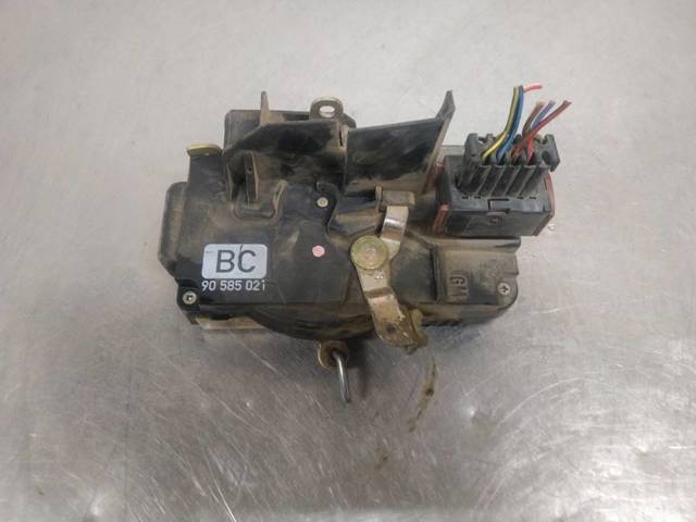 Zamek drzwi przednich lewych 90585021 OPEL
