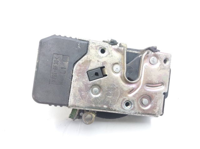 Zamek drzwi przednich lewych 90585021 OPEL
