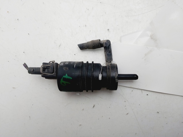 Pompka spryskiwacza szyby przedniej 90585761 OPEL