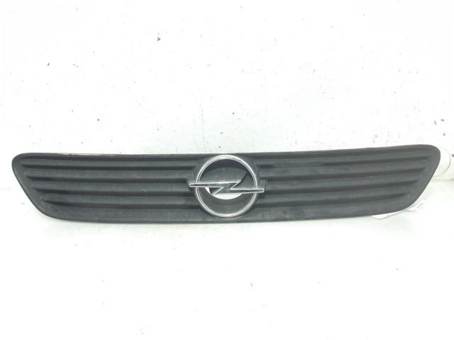 Atrapa chłodnicy 90588120 OPEL