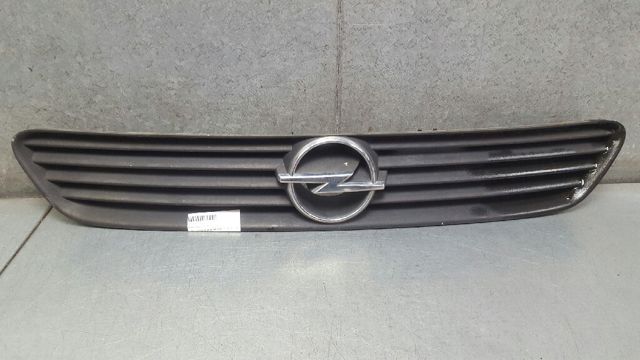 Atrapa chłodnicy 90588120 OPEL