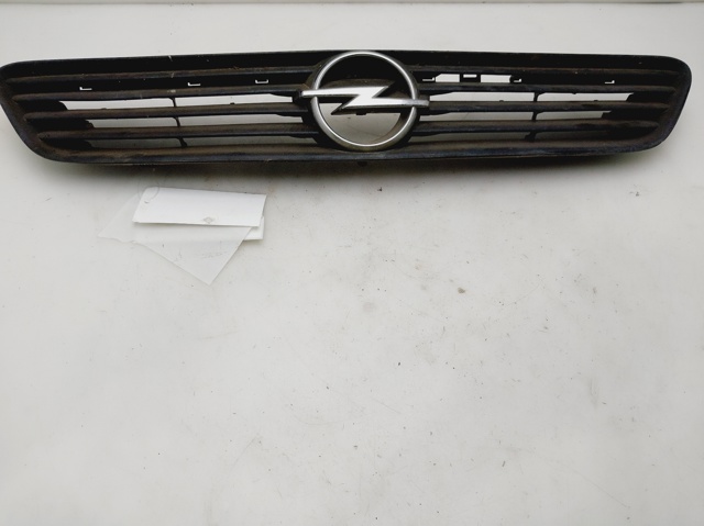 Atrapa chłodnicy 90588120 OPEL
