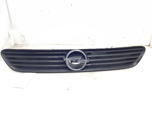Atrapa chłodnicy 90588120 OPEL