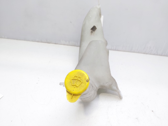 Zbiorniczek spryskiwacza szyb 90589332 OPEL
