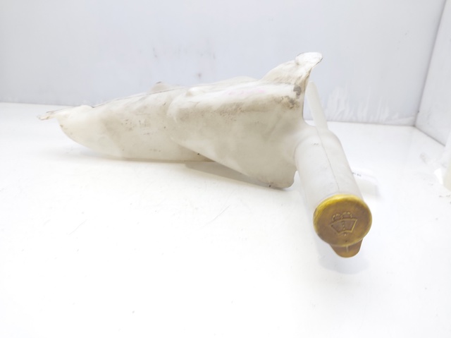 Zbiorniczek spryskiwacza szyb 90589332 OPEL