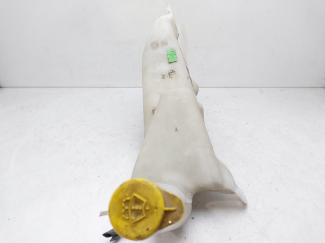 Zbiorniczek spryskiwacza szyb 90589332 OPEL